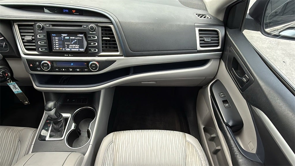 2015 Toyota HIGHLANDER LE V6