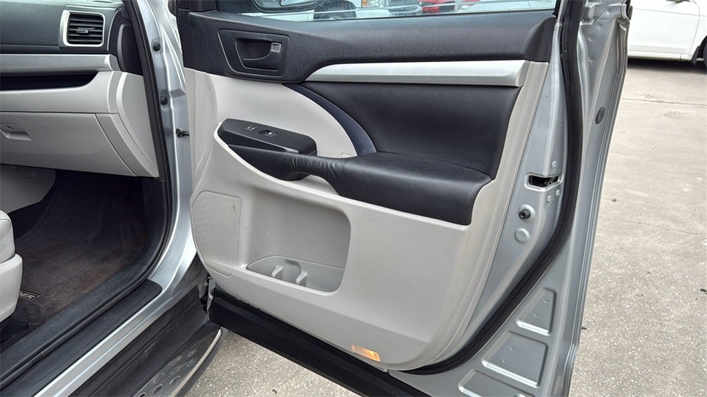 2015 Toyota HIGHLANDER LE V6