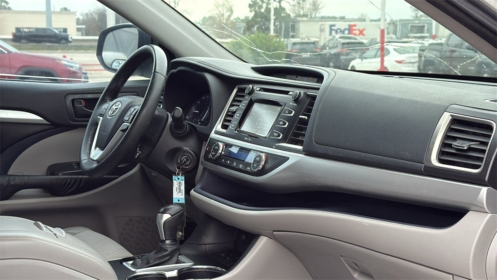 2015 Toyota HIGHLANDER LE V6