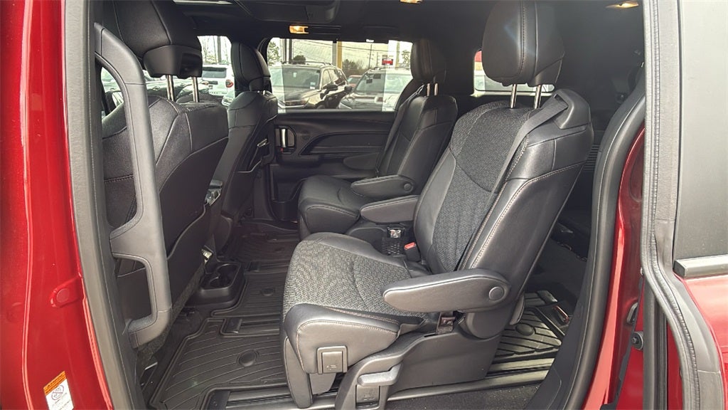 2025 Toyota Sienna Limited 7 Passenger