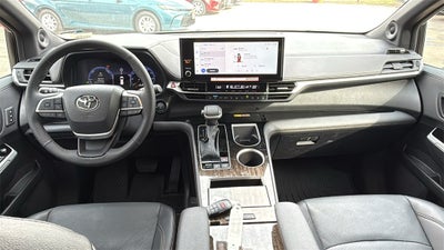 2025 Toyota Sienna Limited 7 Passenger