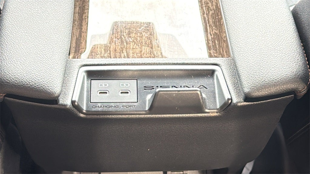 2025 Toyota Sienna Limited 7 Passenger