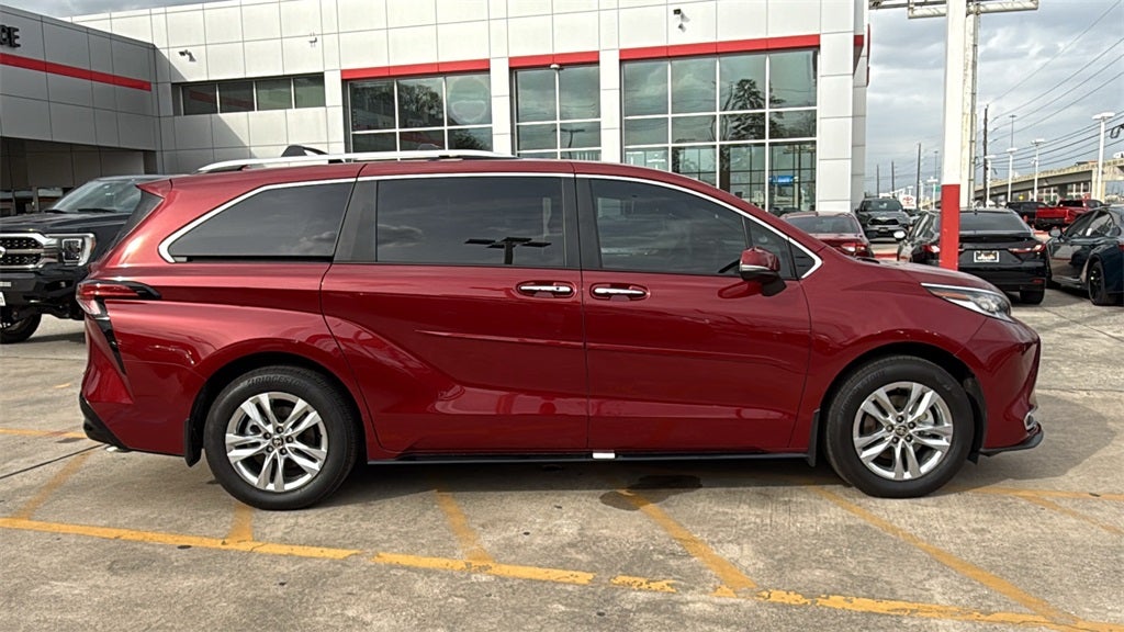 2025 Toyota Sienna Limited 7 Passenger