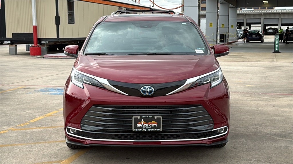 2025 Toyota Sienna Limited 7 Passenger