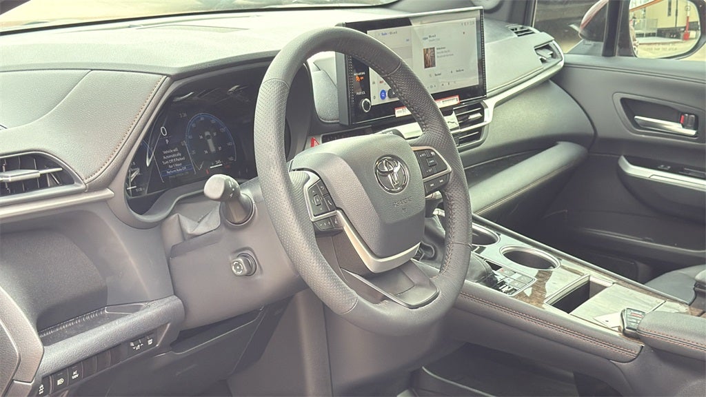 2025 Toyota Sienna Limited 7 Passenger