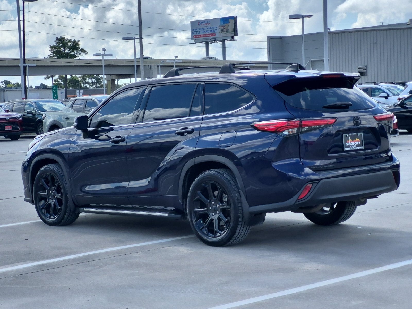 2022 Toyota Highlander LE