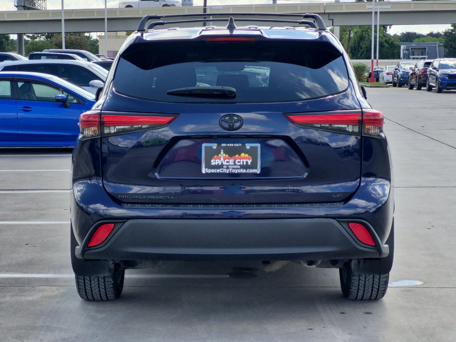 2022 Toyota Highlander LE