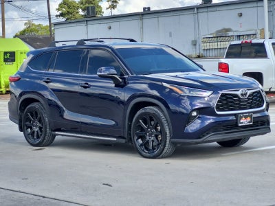 2022 Toyota Highlander LE