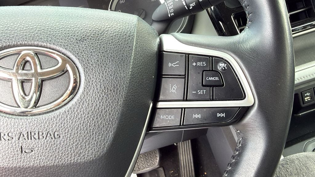 2022 Toyota HIGHLANDER LE