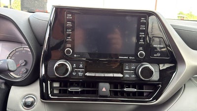 2022 Toyota HIGHLANDER LE