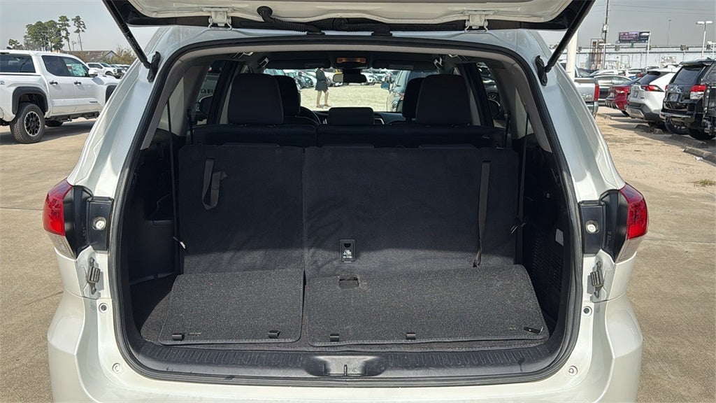 2019 Toyota HIGHLANDER LE Plus