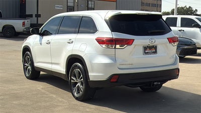 2019 Toyota HIGHLANDER LE Plus