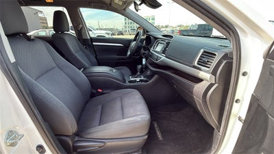 2019 Toyota HIGHLANDER LE Plus