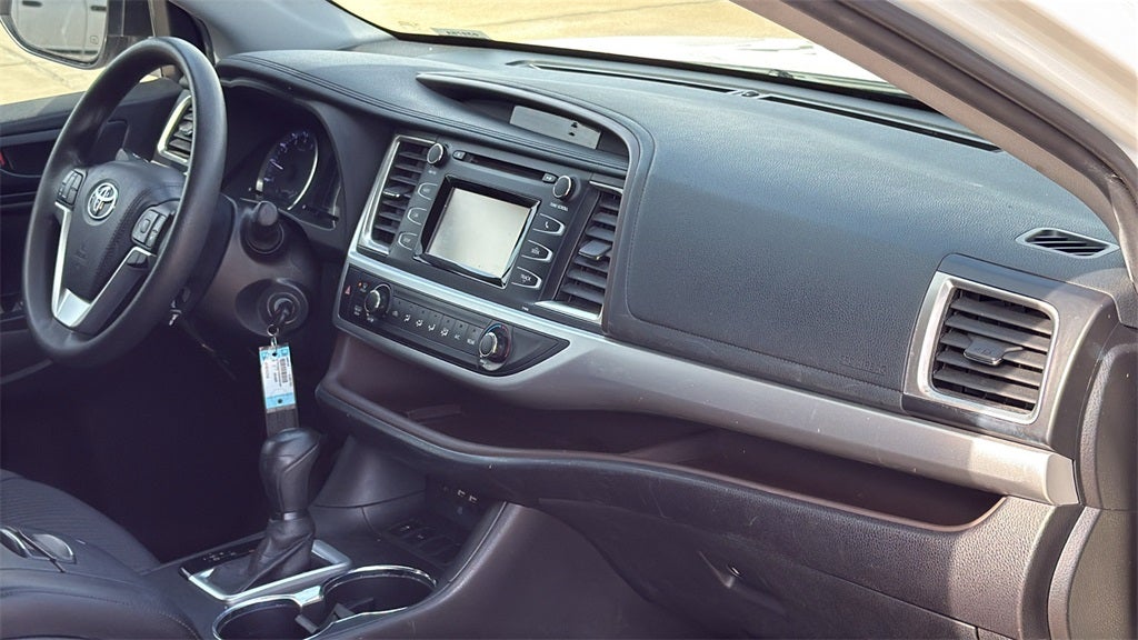 2019 Toyota HIGHLANDER LE Plus