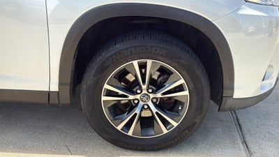 2019 Toyota HIGHLANDER LE Plus
