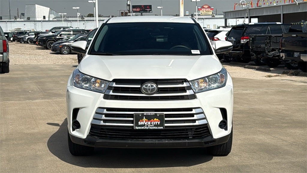 2019 Toyota HIGHLANDER LE Plus
