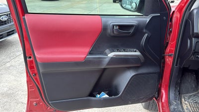 2019 Toyota TACOMA SR5 SR5 V6