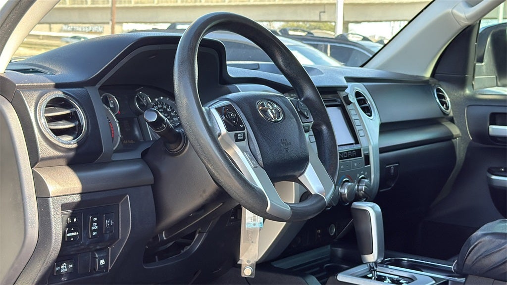 2017 Toyota TUNDRA 4X4 SR5