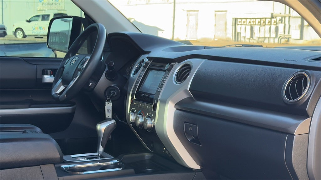 2018 Toyota TUNDRA 4X2 SR5