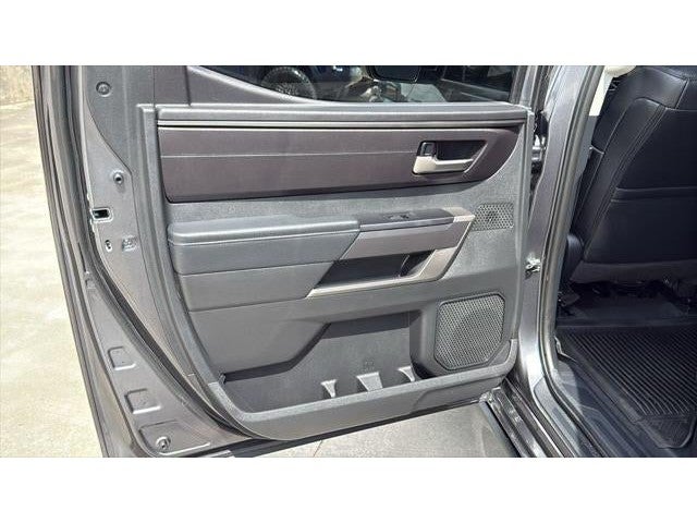2024 Toyota TUNDRA 4X2 SR5