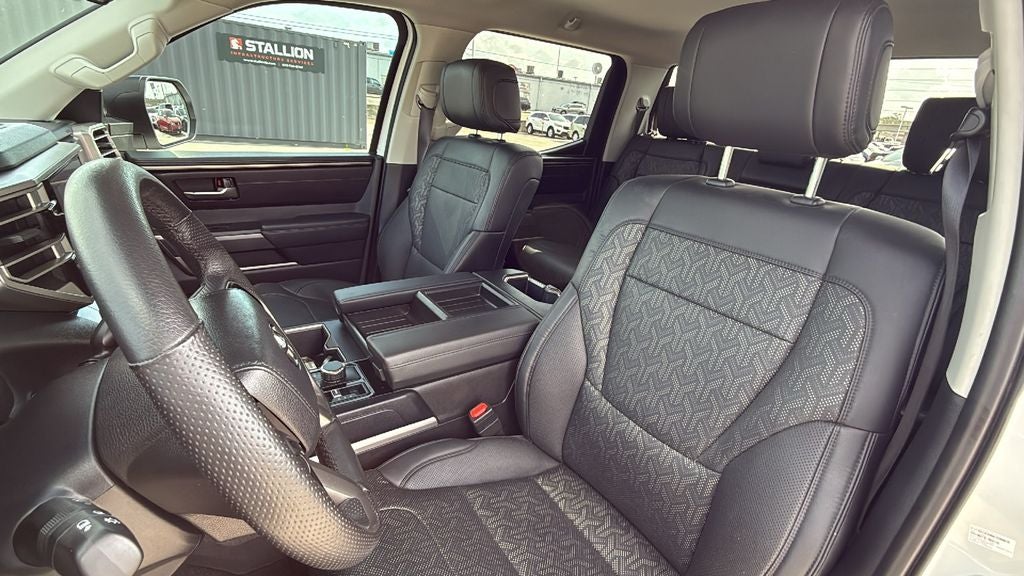 2024 Toyota TUNDRA 4X4 SR5