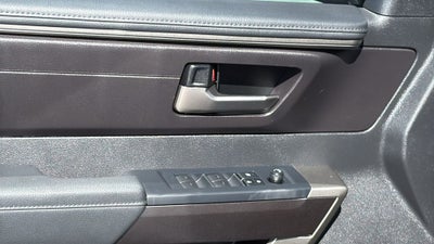 2025 Toyota TUNDRA 4X4 SR5