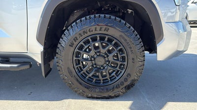 2025 Toyota TUNDRA 4X4 SR5