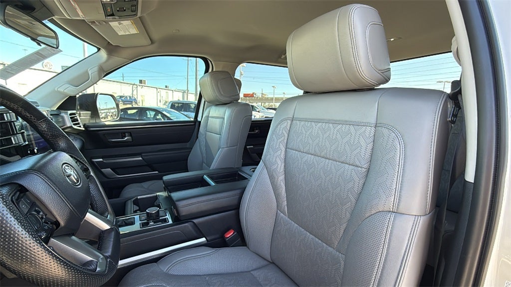 2024 Toyota TUNDRA 4X4 SR5