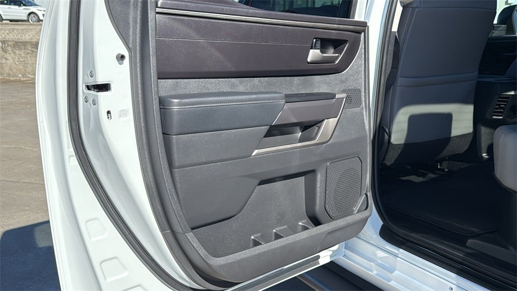 2024 Toyota TUNDRA 4X4 SR5