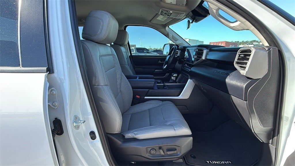 2024 Toyota TUNDRA 4X4 SR5