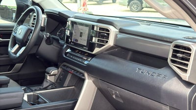 2024 Toyota TUNDRA 4X4 SR5