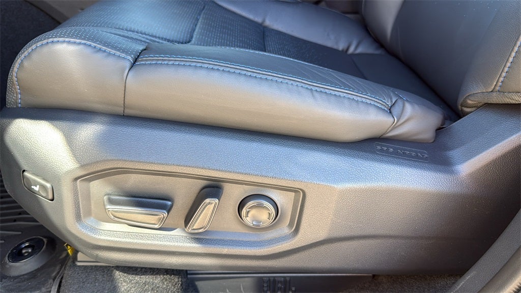 2026 Toyota Tundra i-FORCE MAX Platinum i-FORCE MAX