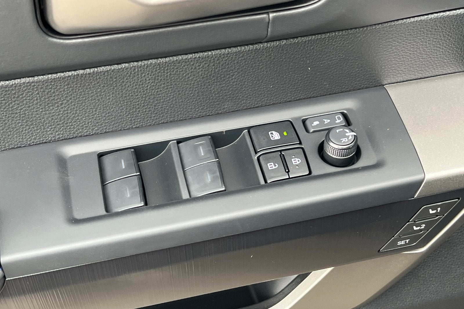 2026 Toyota Tundra i-FORCE MAX Platinum i-FORCE MAX