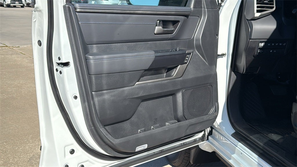 2026 Toyota Tundra i-FORCE MAX Platinum i-FORCE MAX