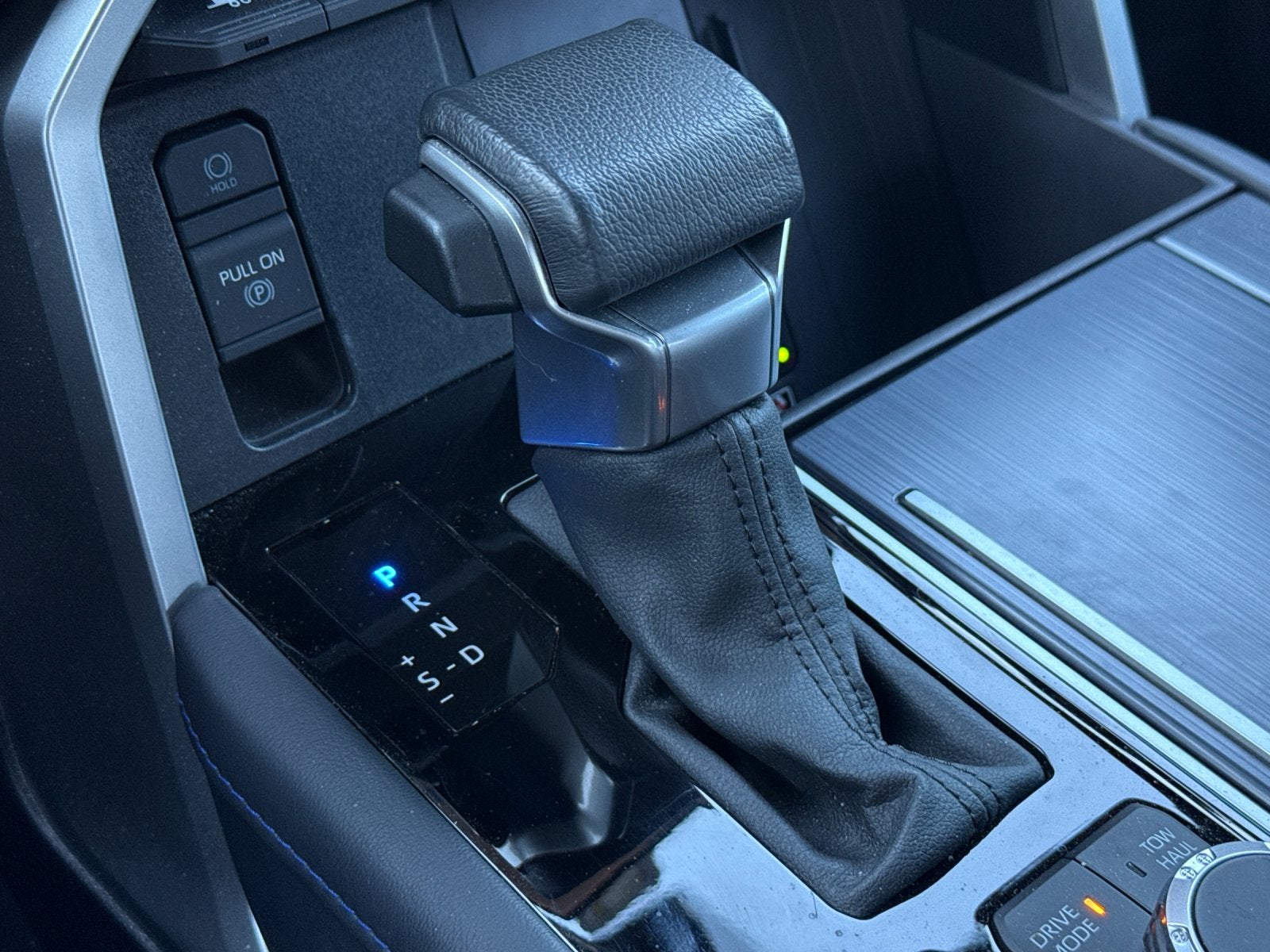 2025 Toyota Tundra i-FORCE MAX Platinum