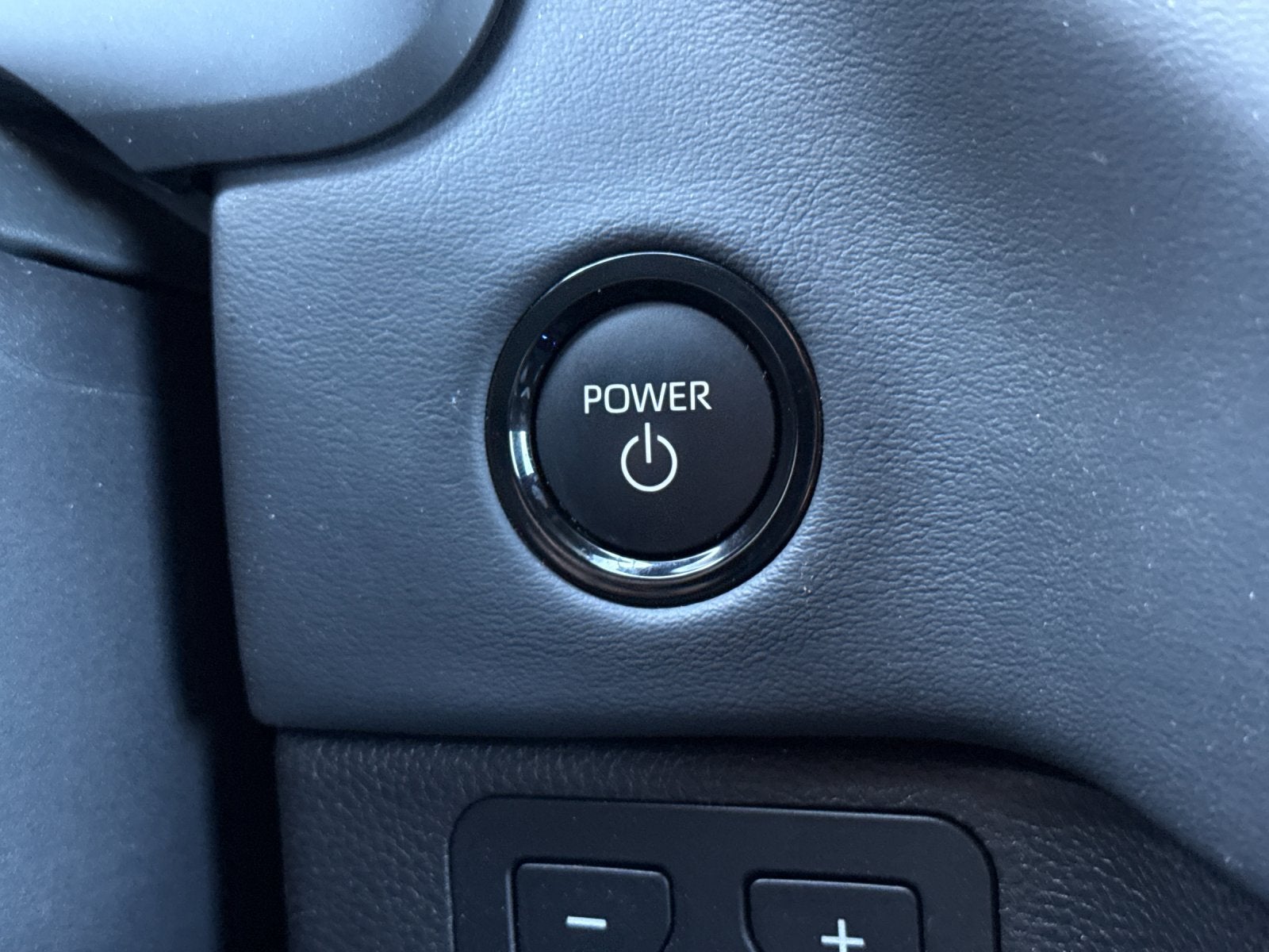 2025 Toyota Tundra i-FORCE MAX Platinum