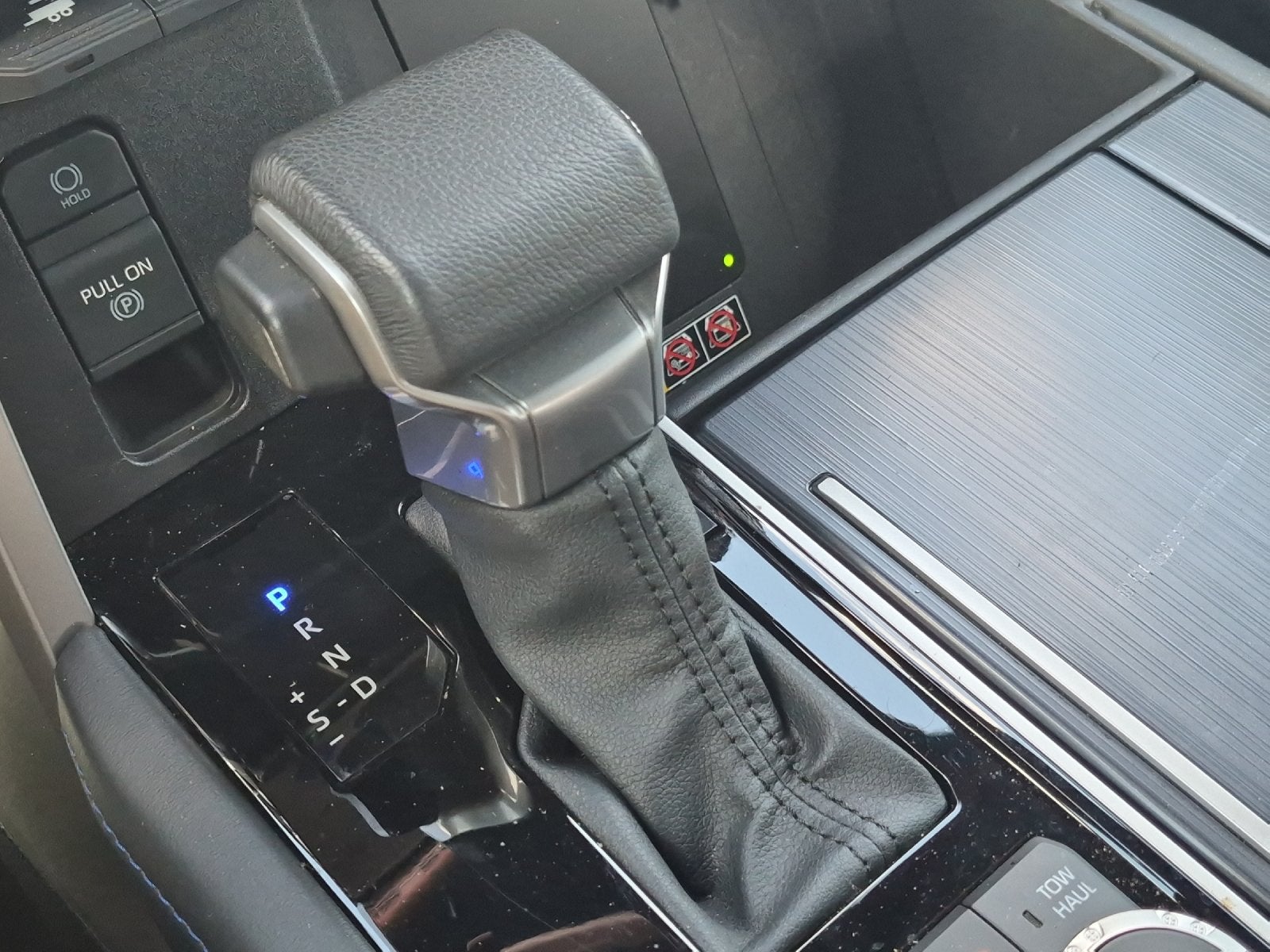 2025 Toyota Tundra i-FORCE MAX Platinum