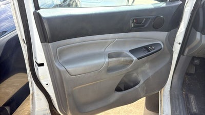 2015 Toyota TACOMA PRERUNNER 4X2 Base