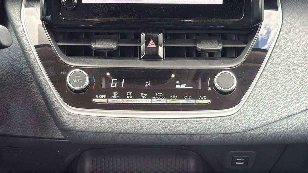 2025 Toyota COROLLA LE