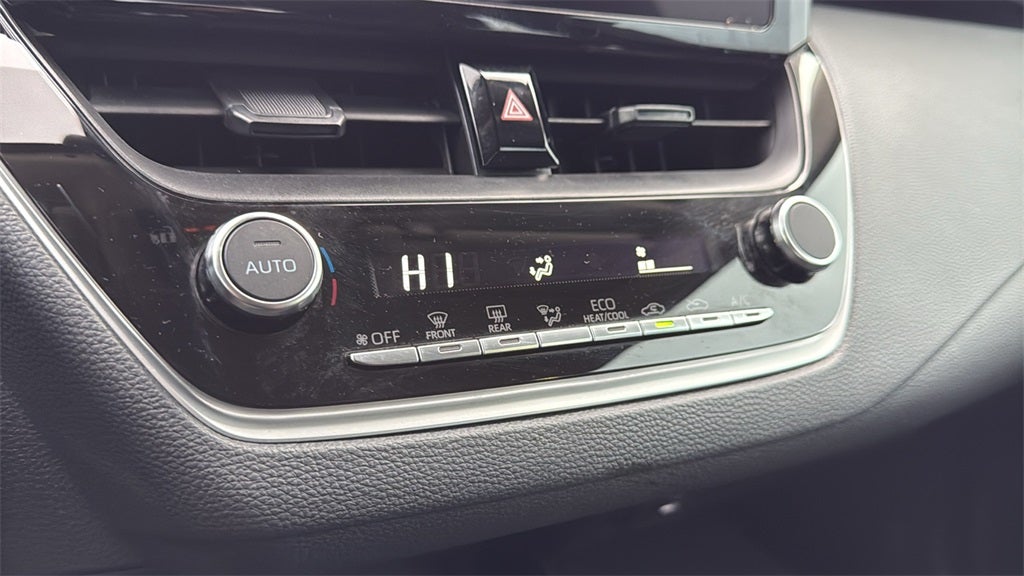 2025 Toyota COROLLA LE