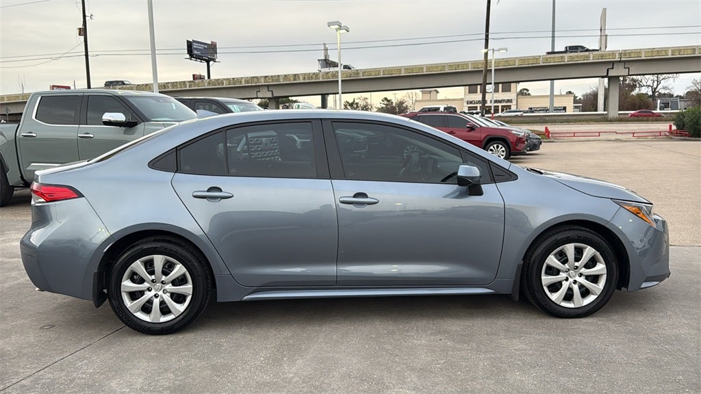 2025 Toyota COROLLA LE