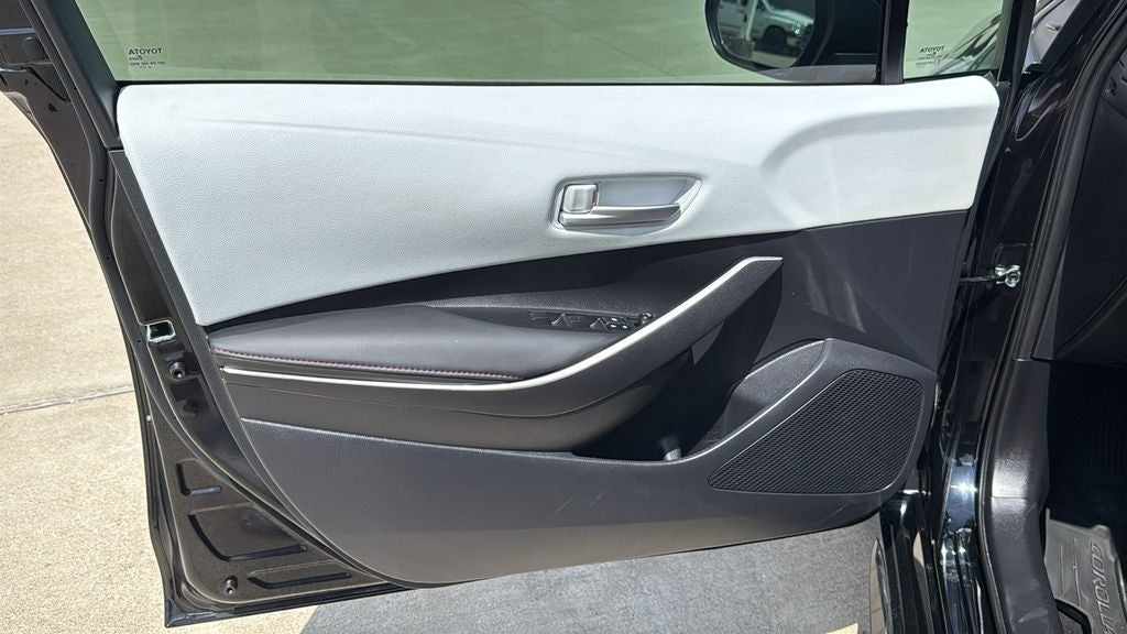 2025 Toyota COROLLA SE