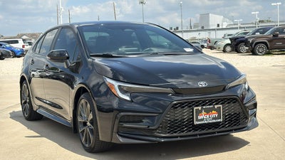 2025 Toyota COROLLA SE