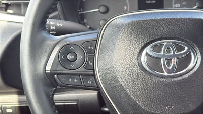 2025 Toyota COROLLA SE