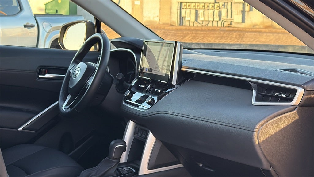2025 Toyota Corolla Cross XLE