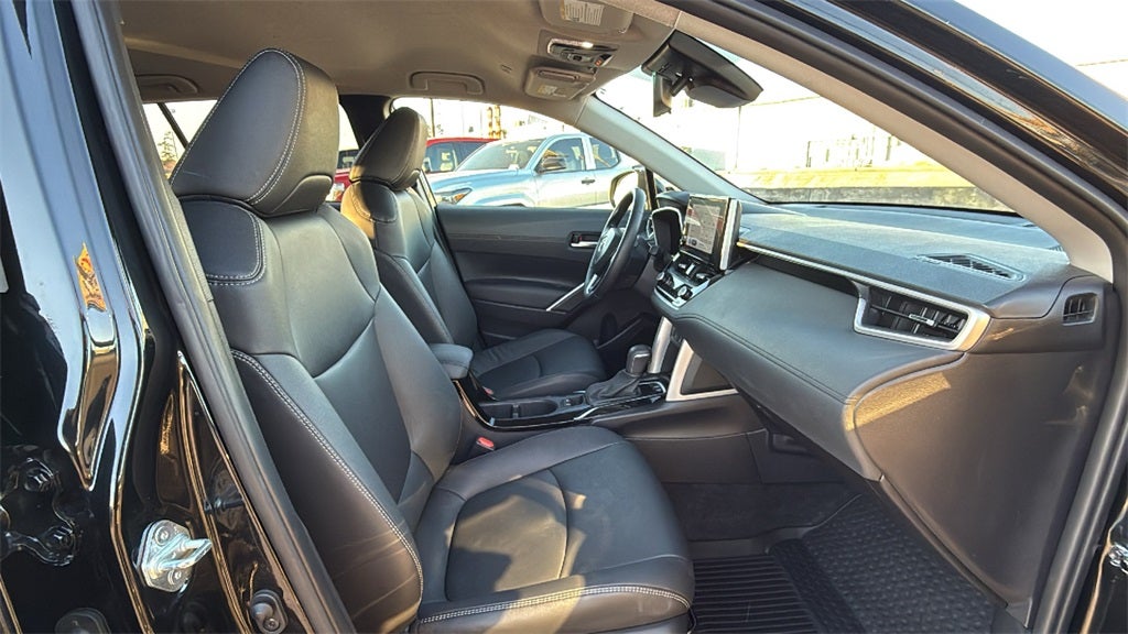 2025 Toyota Corolla Cross XLE