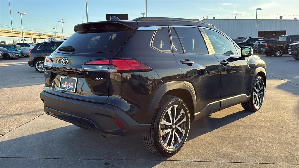 2025 Toyota Corolla Cross XLE