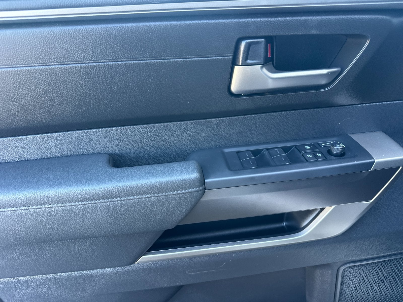 2025 Toyota Sequoia SR5