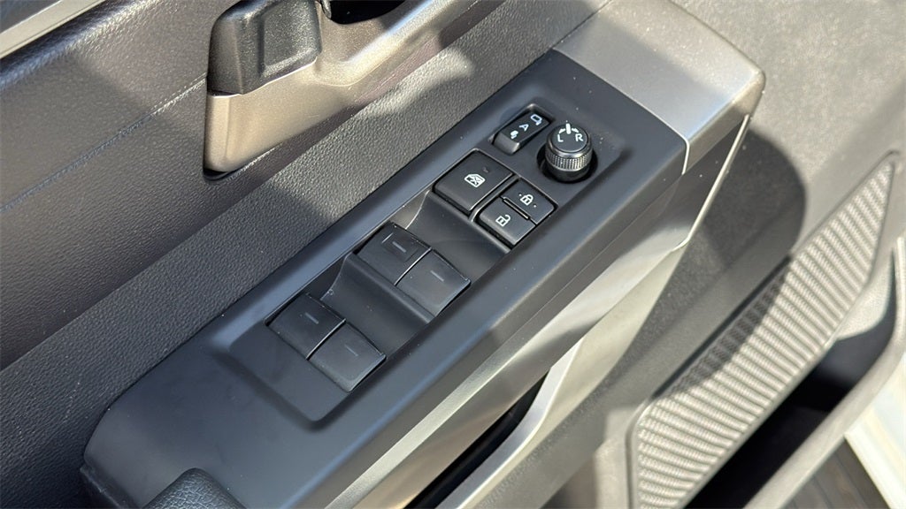 2025 Toyota SEQUOIA 4WD SR5