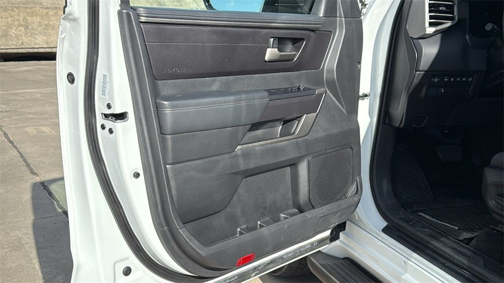 2025 Toyota SEQUOIA 4WD SR5